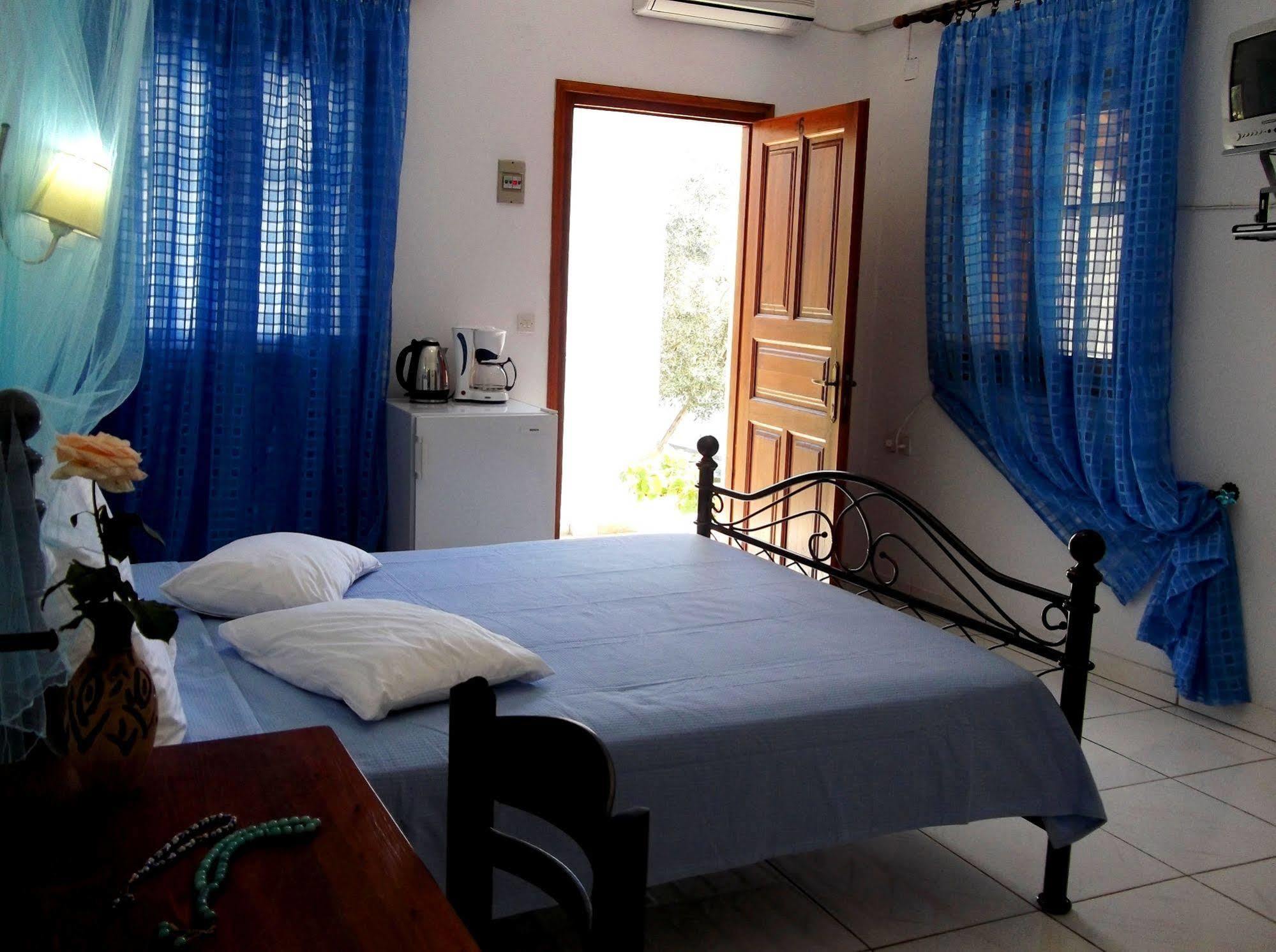 Artemis Bungalows Стафилос Экстерьер фото