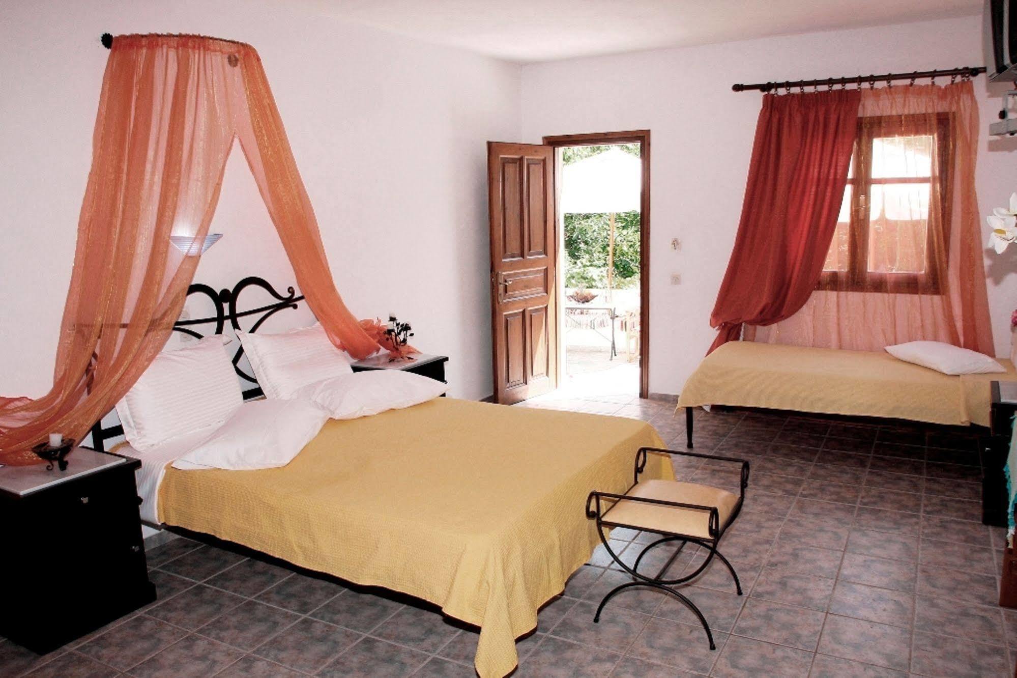 Artemis Bungalows Стафилос Экстерьер фото